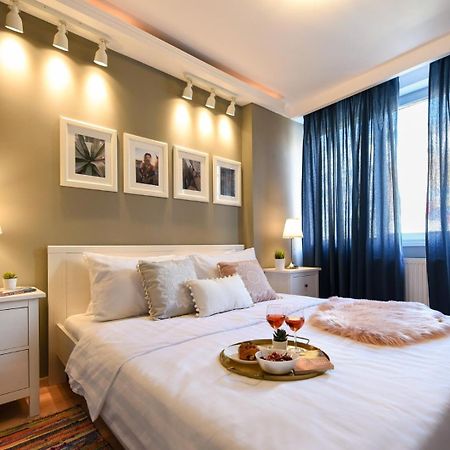 Downtown Oasis: Central Apartments With Cozy Charm 布加勒斯特 外观 照片