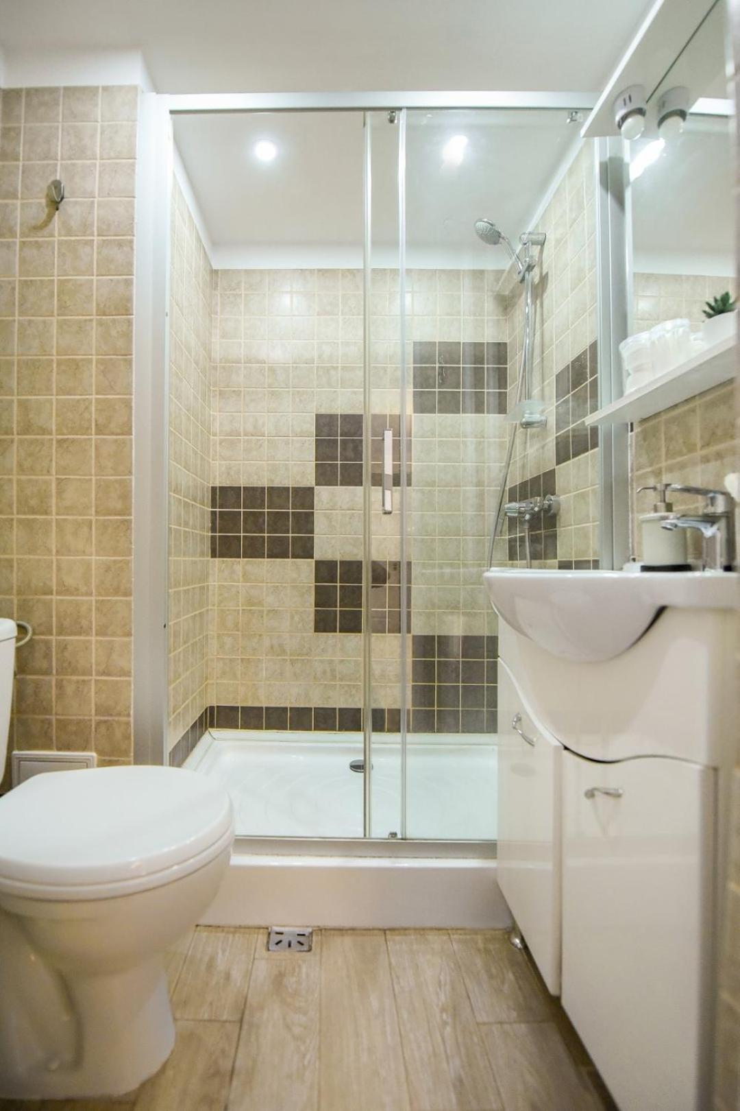 Downtown Oasis: Central Apartments With Cozy Charm 布加勒斯特 客房 照片