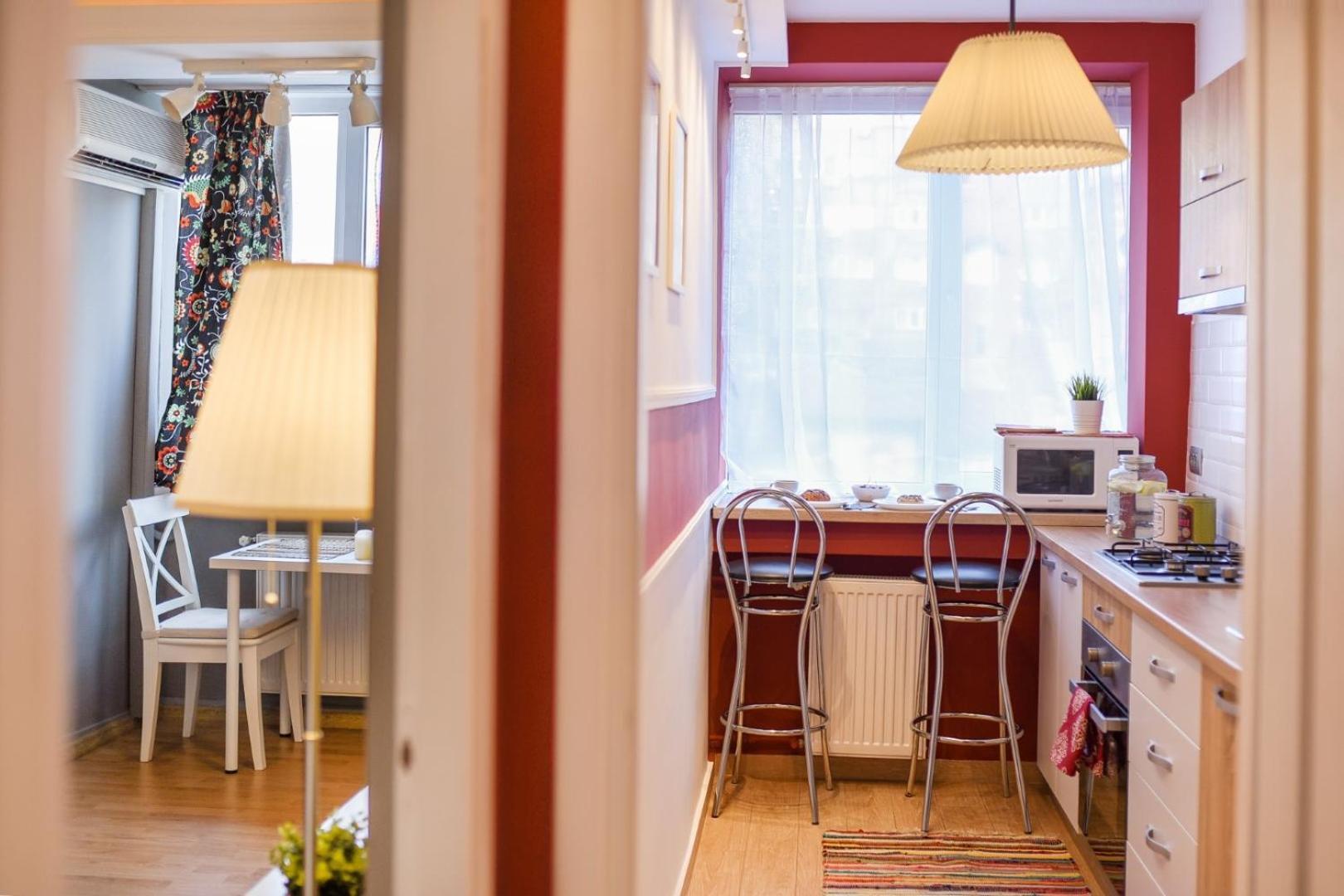 Downtown Oasis: Central Apartments With Cozy Charm 布加勒斯特 客房 照片